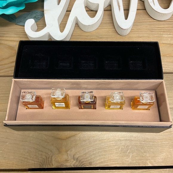 Rare Boxed Set Chanel Fragrance Wardrobe 5 Mini/Sample Size Perfumes - Picture 2 of 14